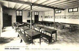 SP g- 021- St Pierre- Dames africaines- rue Beranger